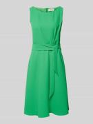 Vera Mont Cocktailkleid mit Bindegürtel in Hellgruen, Größe 38