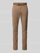 Tom Tailor Denim Slim Fit Chino mit Gürtel in Camel, Größe 28/32