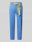Christian Berg Woman Slim Fit Chino mit Bindegürtel in Blau, Größe 42