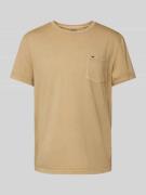 Tommy Jeans Regular Fit T-Shirt aus Baumwolle mit Brusttasche in Beige...