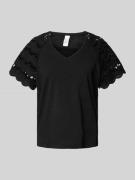 Vero Moda Regular Fit T-Shirt mit Lochspitze Modell 'BLASY' in Black, ...