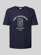 Gant T-Shirt mit Label-Print in Marine, Größe L