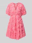 YAS Knielanges Cocktailkleid mit V-Ausschnitt Modell 'PAZYLLA' in Pink...