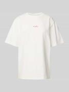 OH APRIL Oversized T-Shirt mit Label-Print in Offwhite, Größe M