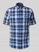 Christian Berg Men Regular Fit Freizeithemd mit Button-Down-Kragen in ...