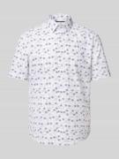 Jake*s Slim Fit Kurzarmhemd mit Knopfleiste in Weiss, Größe L