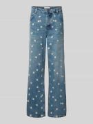Mango Flared Jeans mit floralen Stickereien Modell 'MASSY' in Jeansbla...