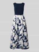 Christian Berg Cocktail Abendkleid mit Rundhalsausschnitt und rückseit...