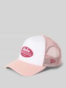 New Era Trucker Cap mit Label-Patch in Rosa, Größe 1