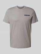 Calvin Klein Jeans Regular Fit T-Shirt mit Rundhalsausschnitt in Hellg...