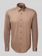 BOSS Slim Fit Businesshemd aus atmungsaktivem Material in Sand, Größe ...