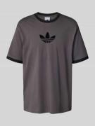 adidas Originals Oversized T-Shirt mit gerippten Abschlüssen in Anthra...