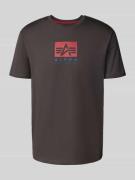 Alpha Industries T-Shirt mit Label-Print und Rundhalsausschnitt in Ant...