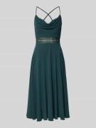 V.M. Knielanges Cocktailkleid mit Wasserfall-Ausschnitt in Dunkelgruen...