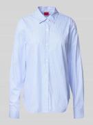 HUGO Regular Fit Hemdbluse mit Label-Stitching in Hellblau, Größe 40