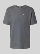 CHAMPION T-Shirt mit Logo-Stitchings und Rundhalsausschnitt in Anthraz...
