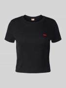 Levi's® Cropped T-Shirt in Ripp-Optik mit Label-Stitching in Black, Gr...