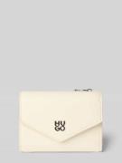 HUGO Portemonnaie mit Label-Applikation Modell 'Chris 2.0' in Ecru, Gr...