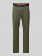 MCNEAL Slim Fit Chino mit Gürtel in Oliv, Größe 50