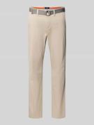 MCNEAL Slim Fit Chino mit Gürtel in Ecru, Größe 102