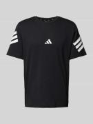 adidas Sportswear T-Shirt mit Label-Print in Black, Größe M