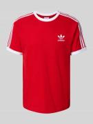adidas Originals T-Shirt mit Label-Stitching und Rundhalsausschnitt in...