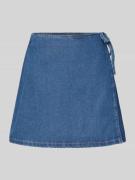Pieces Leicht ausgestellter Jeansrock in Wickel-Optik Modell 'FIBBO' i...