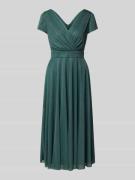 Vera Mont Knielanges Cocktailkleid mit V-Ausschnitt in Gruen, Größe 46