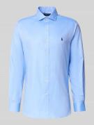 Polo Ralph Lauren Slim Fit Business-Hemd mit Kentkragen in Bleu, Größe...