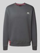 Alpha Industries Sweatshirt mit Label-Print in Dunkelgrau, Größe L