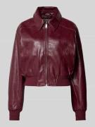 Calvin Klein Jeans Cropped Jacke in Leder-Optik in Bordeaux, Größe XS