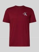 Calvin Klein Jeans T-Shirt mit Label-Print in Bordeaux, Größe L