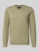 Christian Berg Men Strickpullover aus Woll-Mix mit V-Ausschnitt in Oli...