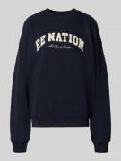 P.E Nation Relaxed Fit Sweatshirt mit Rundhalsausschnitt in Dunkelblau...