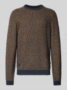 camel active Strickpullover mit Rundhalsausschnitt und Label-Details i...