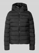 Tommy Jeans Regular Fit Daunenjacke mit Kapuze in Black, Größe XL