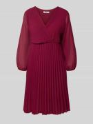 ZABAIONE Knielanges Kleid mit Plisseefalten Modell 'Im44sa' in Bordeau...