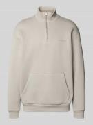 REVIEW Sweatshirt mit Label-Print in Hellgrau, Größe L