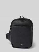 bugatti Umhängetasche mit Label-Detail Modell 'RICO' in BLACK, Größe 1