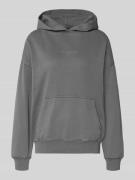 Pegador Oversized Hoodie mit Logo und Känguru-Tasche Modell 'CLARITA' ...