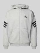 adidas Sportswear Sweatjacke mit Kapuze und Logo in Mittelgrau, Größe ...