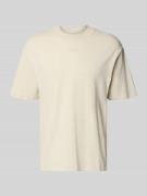 Guess T-Shirt mit Label-Detail in Beige, Größe L