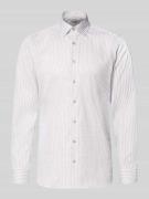 OLYMP Level Five Slim Fit Businesshemd aus Baumwoll-Mix mit Kentkragen...