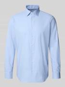 Christian Berg Men Regular Fit Businesshemd mit Kentkragen in Bleu, Gr...