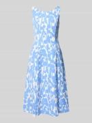 Vera Mont Knielanges Cocktailkleid mit Stretch-Anteil in Hellblau, Grö...