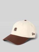 New Era Cap mit Stitchings Modell 'MINI WASHED 9TWENTY®' in Mittelbrau...