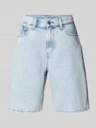 Calvin Klein Jeans Jeansshorts mit Label-Detail in Jeansblau Melange, ...