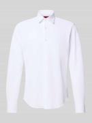 HUGO Slim Fit Businesshemd in Struktur-Optik Modell 'ERMO' in Weiss, G...