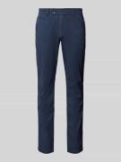 bugatti Fein strukturierte Chino mit Gesäßtaschen in Blau, Größe 33/30