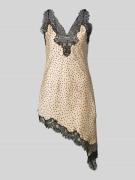 Mango Top aus Satin in asymmetrischer Form Modell 'SILVER' in Offwhite...